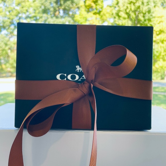 NWT!🤎🤎 COACH ZIP AROUND CARD CASE IN CRYSTAL JACQUARD! - Picture 5 of 6